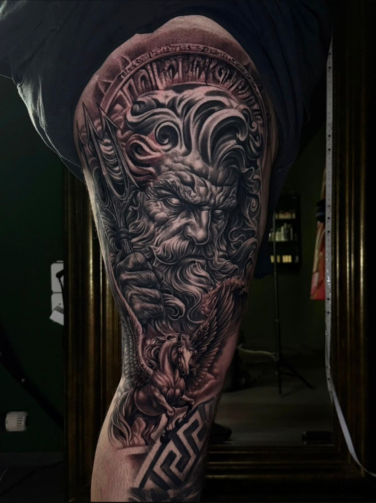 Poseidon mit Pegasus als Sleeve in Black and Grey