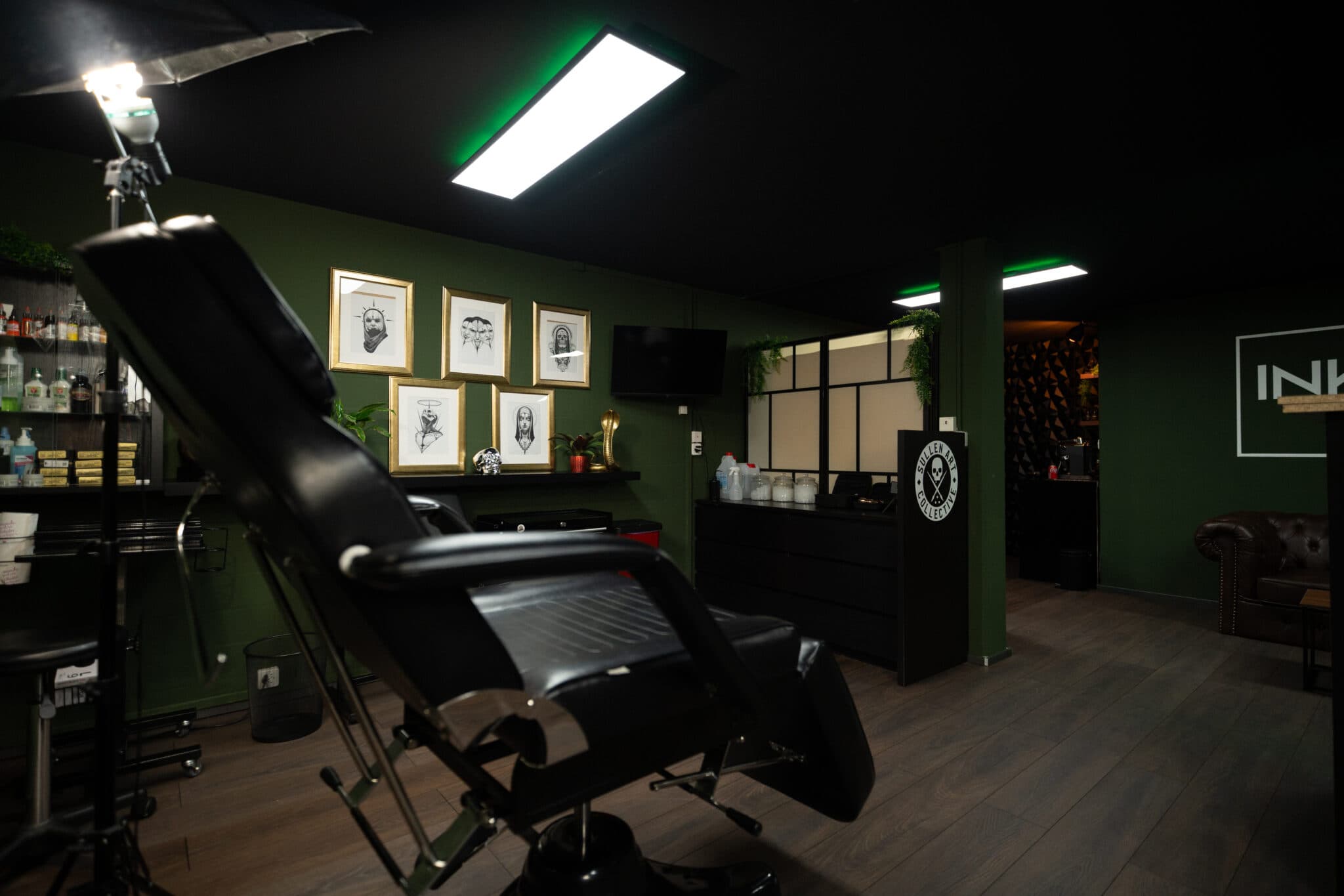 Empfangs- und Loungebereich von INK ZONE ZÜRICH