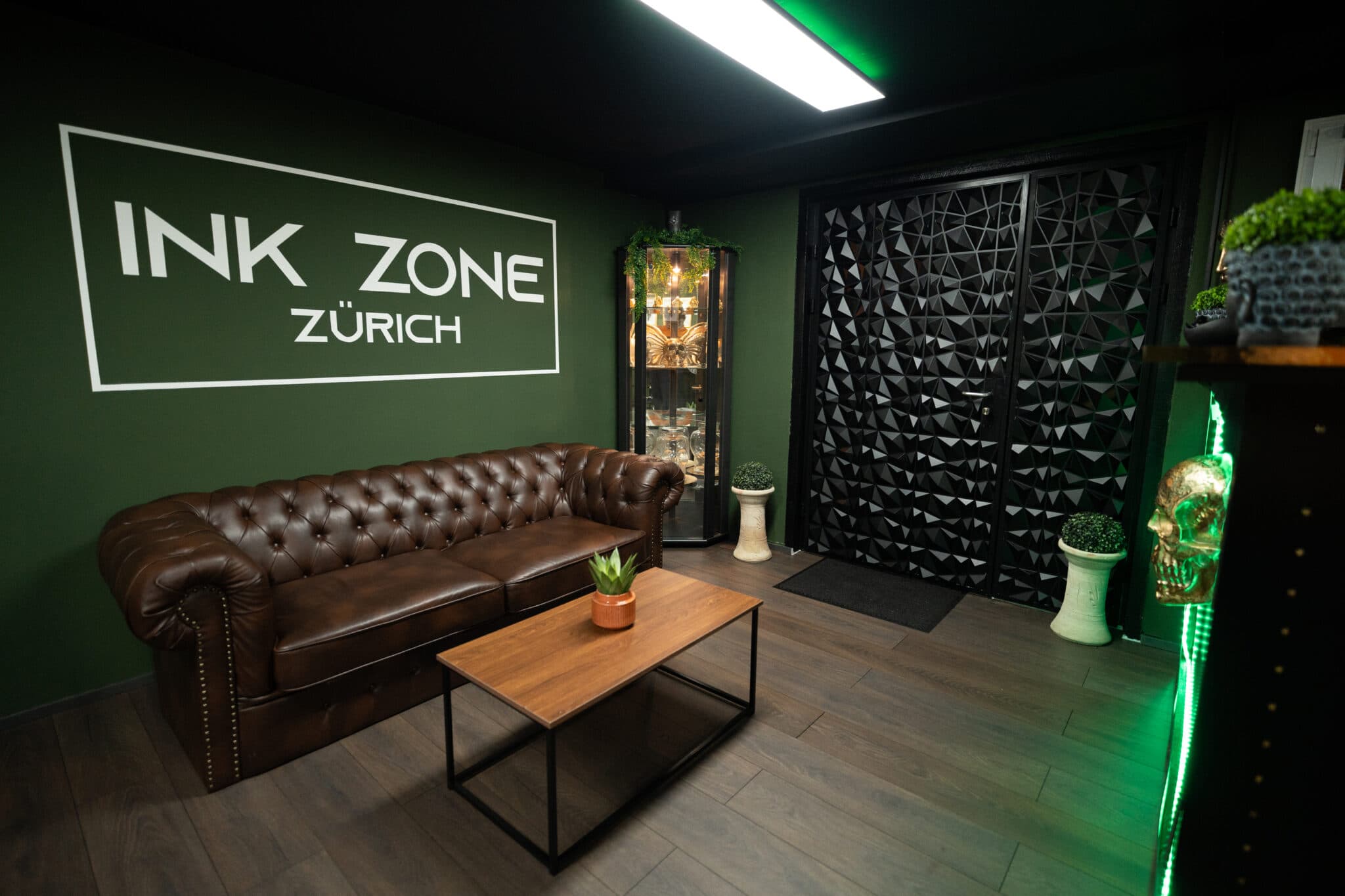Blick vom Tattoo-Raum in Richtung Empfang
