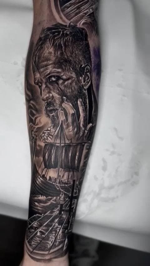 Wikinger & Drachenboot, Unterarm, tätowiert bei INK ZONE ZÜRICH